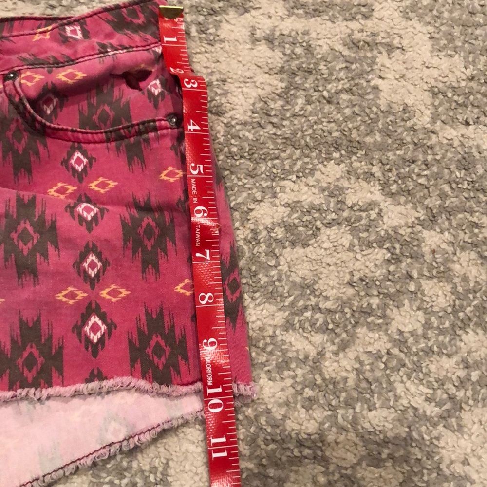 Grane Aztec Shorts - Picture 6 of 7